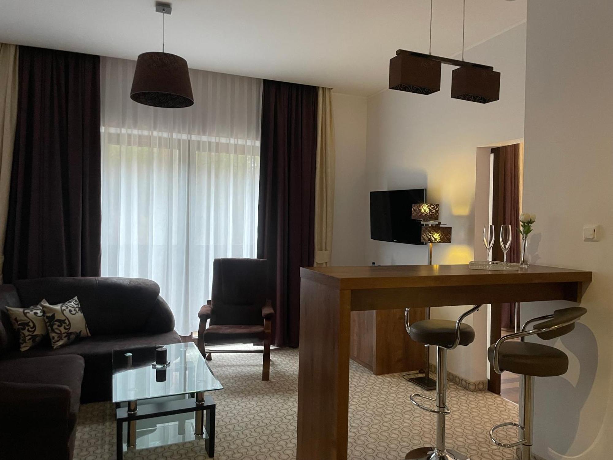 Hotel Drohicki Drohiczyn Exteriör bild